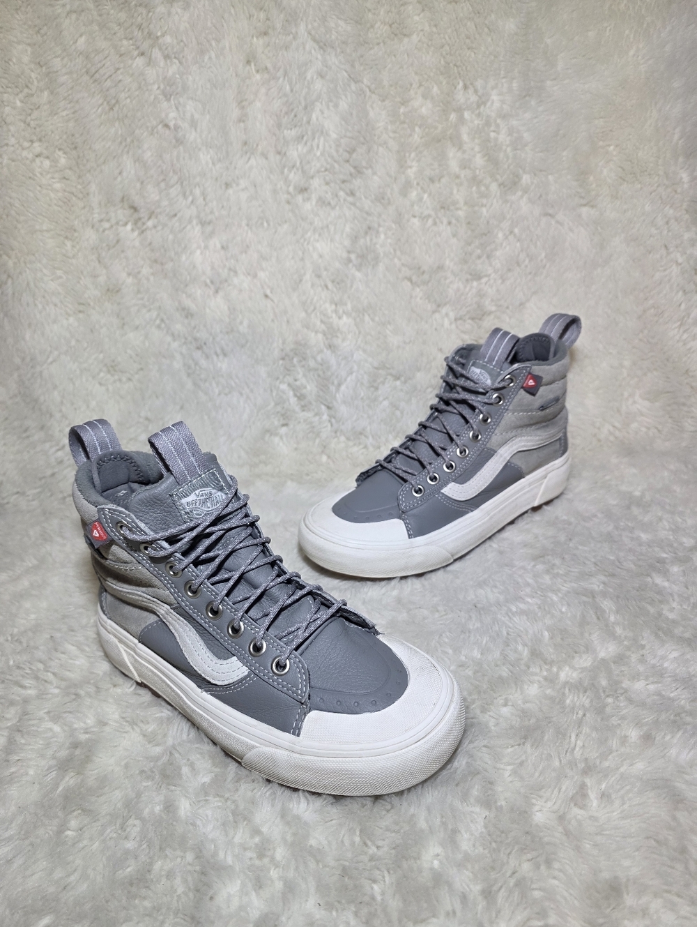 Vans Sk8-Hi MTE-2 Waterproof Winter Boots Grey White Suede Women's 6 Men's 4.5
